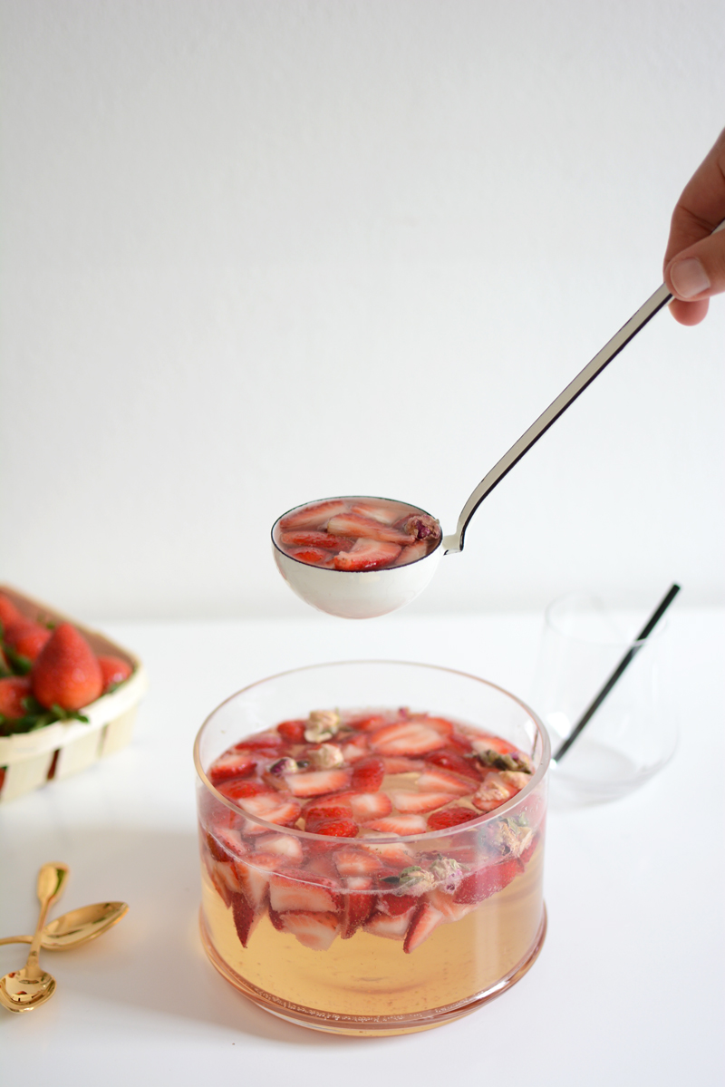 Erdbeer-Rosen-Bowle | welovehandmade