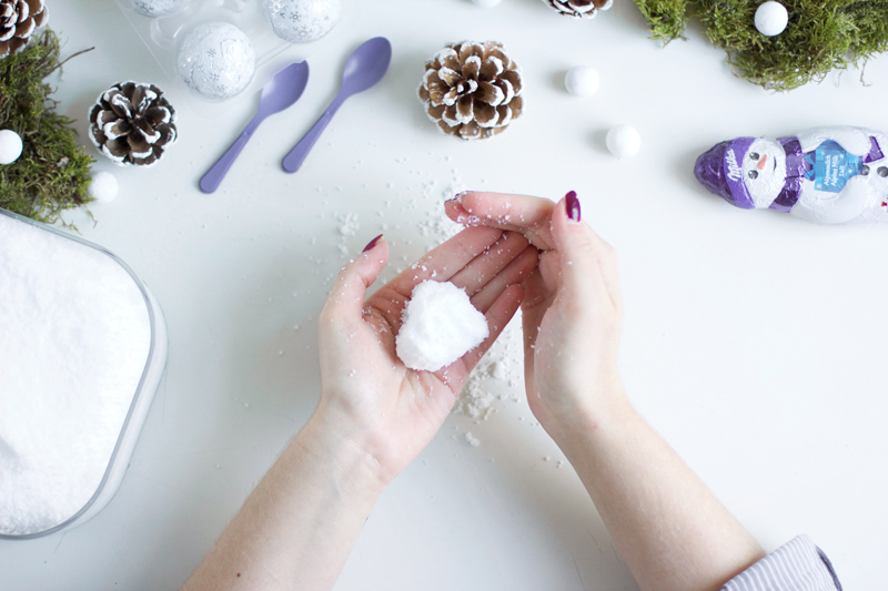 DIY: Let it snow – Magic Snow Powder | we love handmade