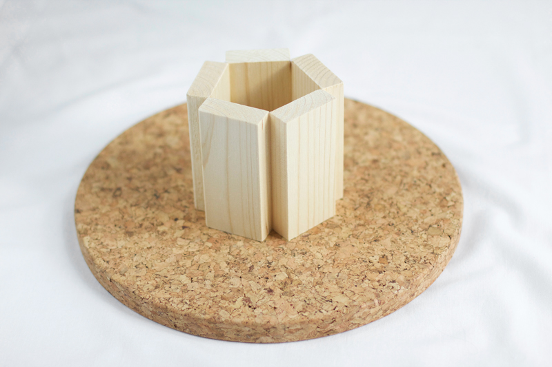 DIY: Kork-Kuchenständer | we love handmade