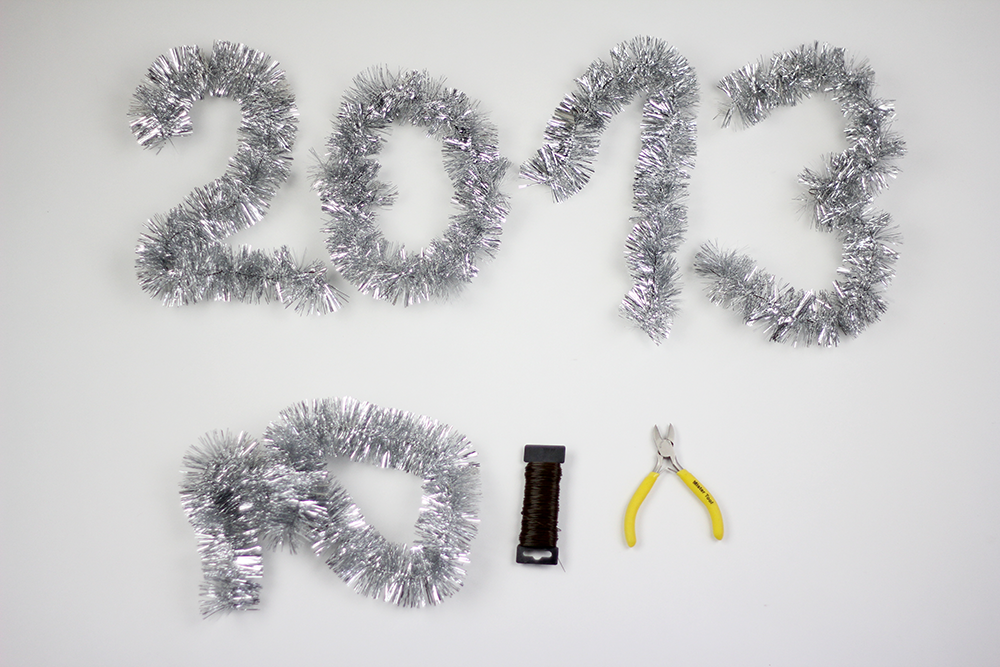 DIY: Happy New Year Photo Booth | we love handmade