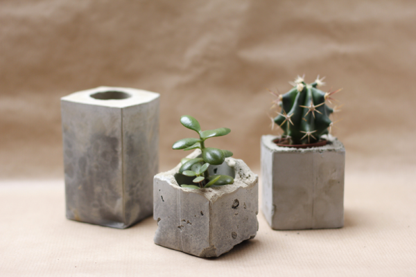 DIY: Vasen aus Zement - we love handmade