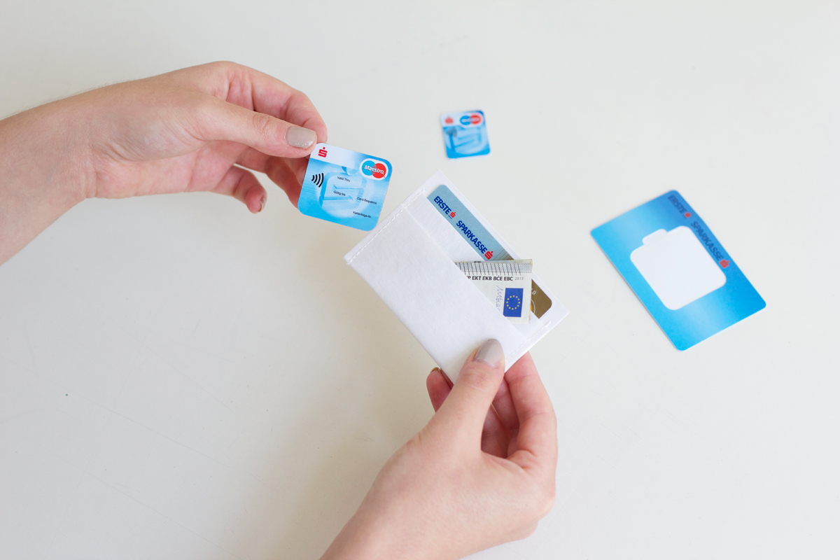 erste bank NFC-sticker anbringen | we love handmade