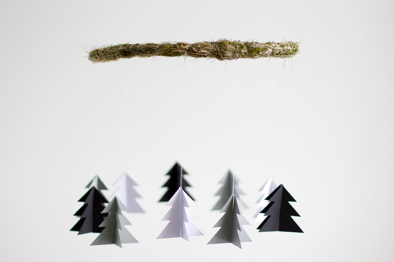 Papierchristbaum-Mobile | we love handmade