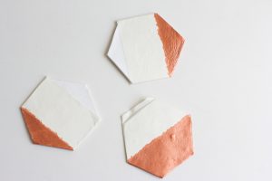 Hexagon-Untersetzer selber machen | we love handmade