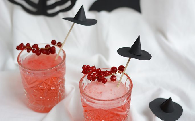 Halloween: Hexenhut-Cocktailstäbchen | we love handmade