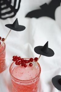 Halloween: Hexenhut-Cocktailstäbchen | we love handmade