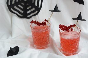 Ribisel-Gin-Tonic für Halloween | we love handmade
