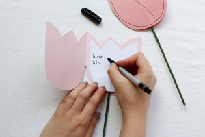DIY: Tulpen-Einladung selber machen | we love handmade