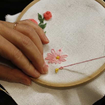 Blumen-Stickbild selber machen | we love handmade