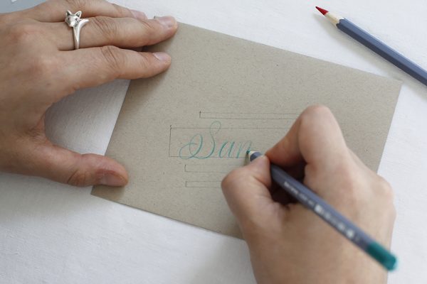 Kalligraphie-DIY: Kuverts beschreiben | we love handmade