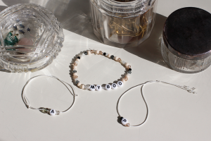 DIY: Perlenarmband selber machen | we love handmade