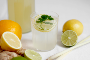 Drink: Rezept Koriander-Zitronengras-Limonade zum Selbermachen | we love handmade