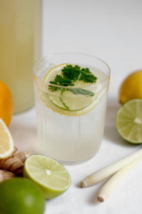 Drink: Rezept für selbst gemachte Koriander-Zitronengras-Limonade | we love handmade