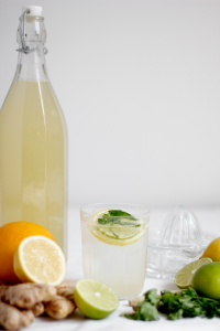 Drink: Rezept für selbst gemachte Koriander-Zitronengras-Limonade | we love handmade