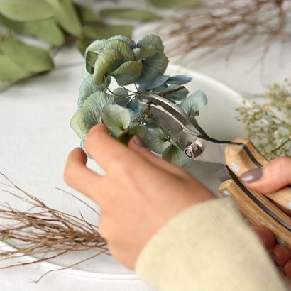 Herbstkranz Material vorbereiten | we love handmade