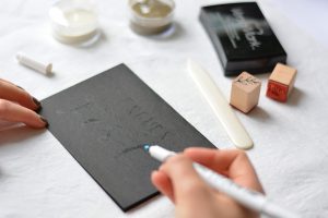 Lettering-DIY: Embossing | we love handmade