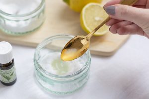 Zucker-Zitronen-Peeling: Beauty-DIY | we love handmade