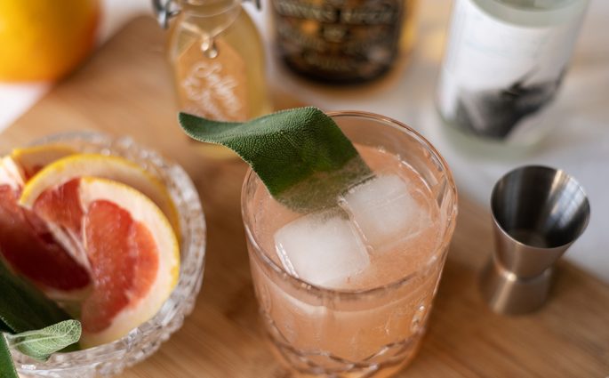 Grapefruit Whiskey Sour: Drink | we love handmade
