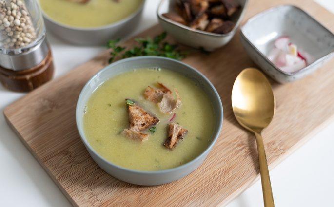 Suppe mit Jungknoblauch | we love handmade
