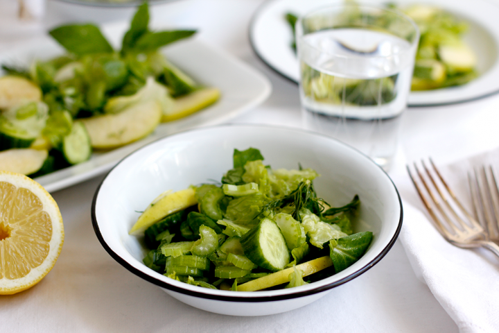 Rezept: Grüner Sommersalat mit essbaren Blüten | we love handmade