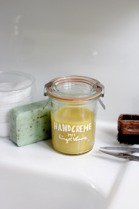 Beauty-DIY: Handcreme mit Ringelblume | we love handmade