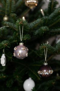 Perlen-Weihnachtskugeln selber machen | we love handmade