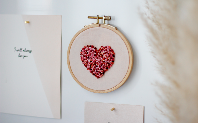 DIY: Herz-Stickbild Knoetchenstich zum Valentinstag | we love handmade