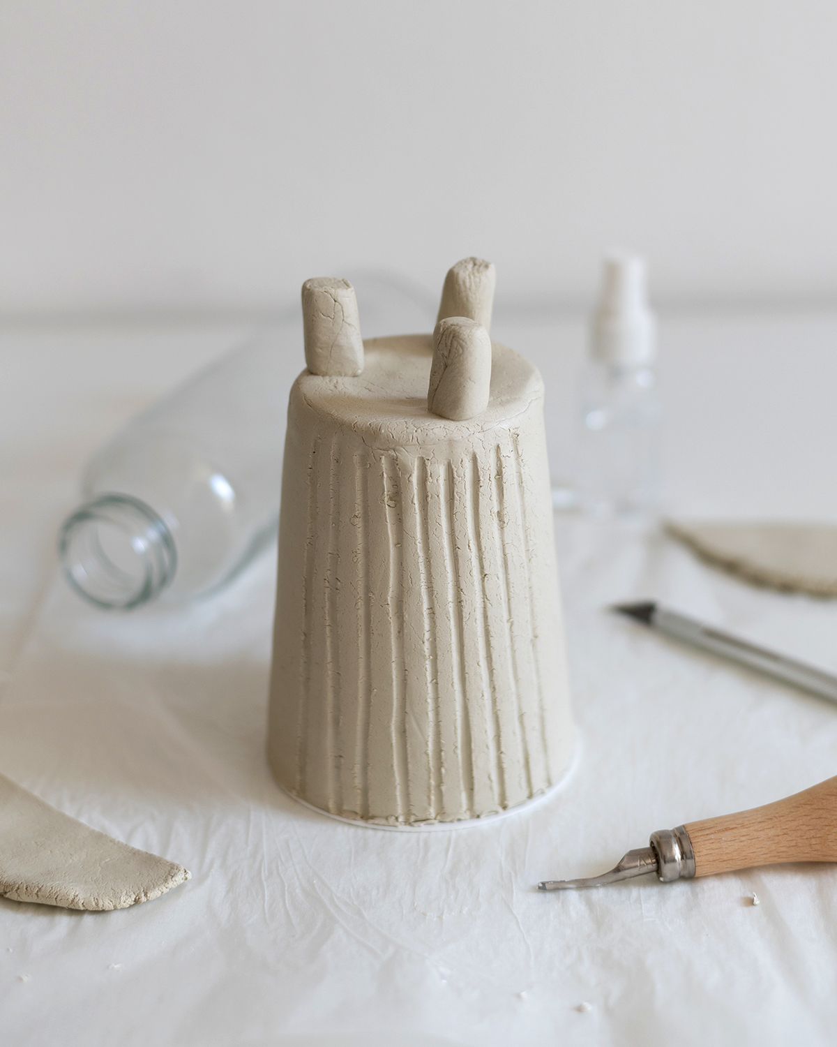 Clay-Topf mit Füssen: DIY | we love handmade
