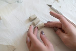 Tontopf mit Füßchen aus Clay: DIY | we love handmade