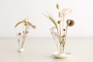 DIY-Anleitung: Trockenblumen-Display aus Modelliermasse selber machen | we love handmade
