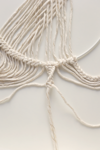 DIY: Makramee Traumfänger - Anleitung für einen rechtsgedrehten Spiralknoten nach rechts gedreht | we love handmade