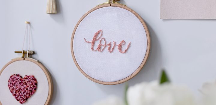 DIY: “Love”-Schriftzug mit der Zierstichnadel