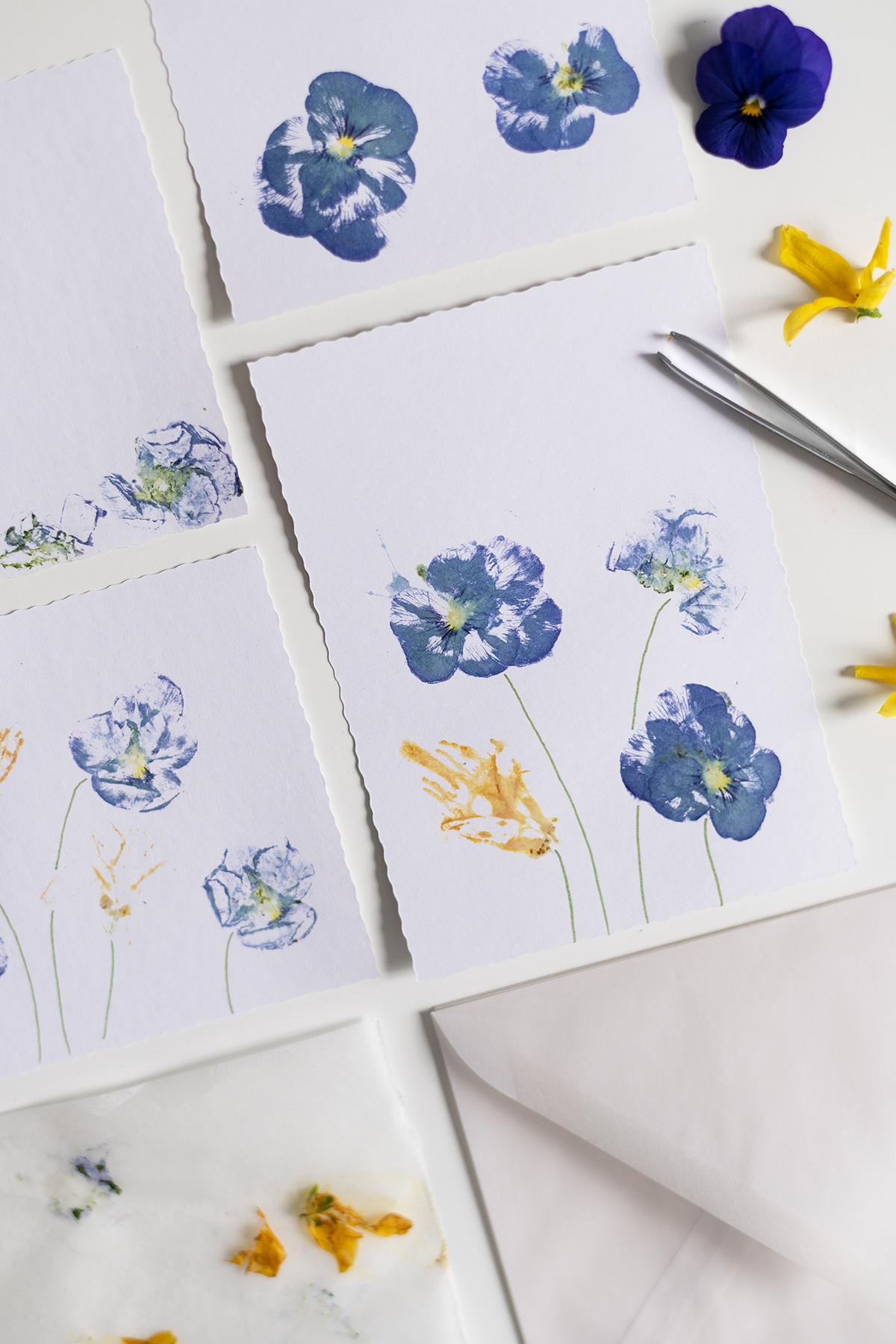 Karten mit Blumendruck: DIY | we love handmade