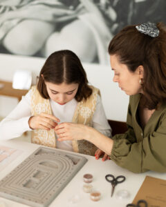 we love handmade MINI - Eltern-Kind-Perlenschmuck-Workshop in Kooperation mit Paperlatur | we love handmade