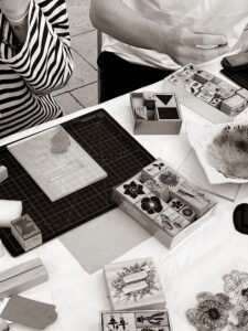 Acrylblock mit Clear Stamps und bestempelte Karte beim Craft Club Stempeldruck von we love handmade am WAMP im MQ Wien